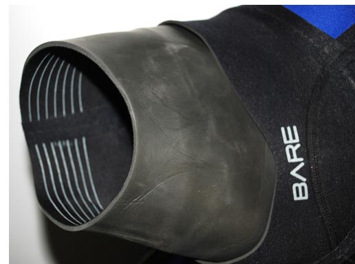 Dry suit neck seals made of neoprene